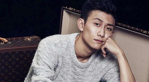 李明德爆料娱乐圈恋情,李明德独家爆料，明星情侣甜蜜互动引关注  第3张